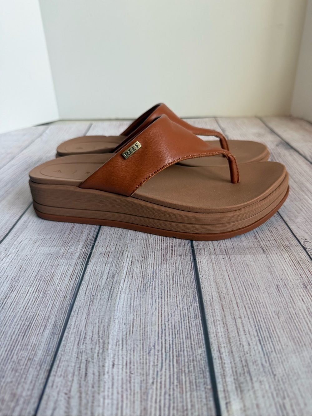 REEF Aura Serenity Platform Flip Flop Shoes 8 - Picture 2 of 9